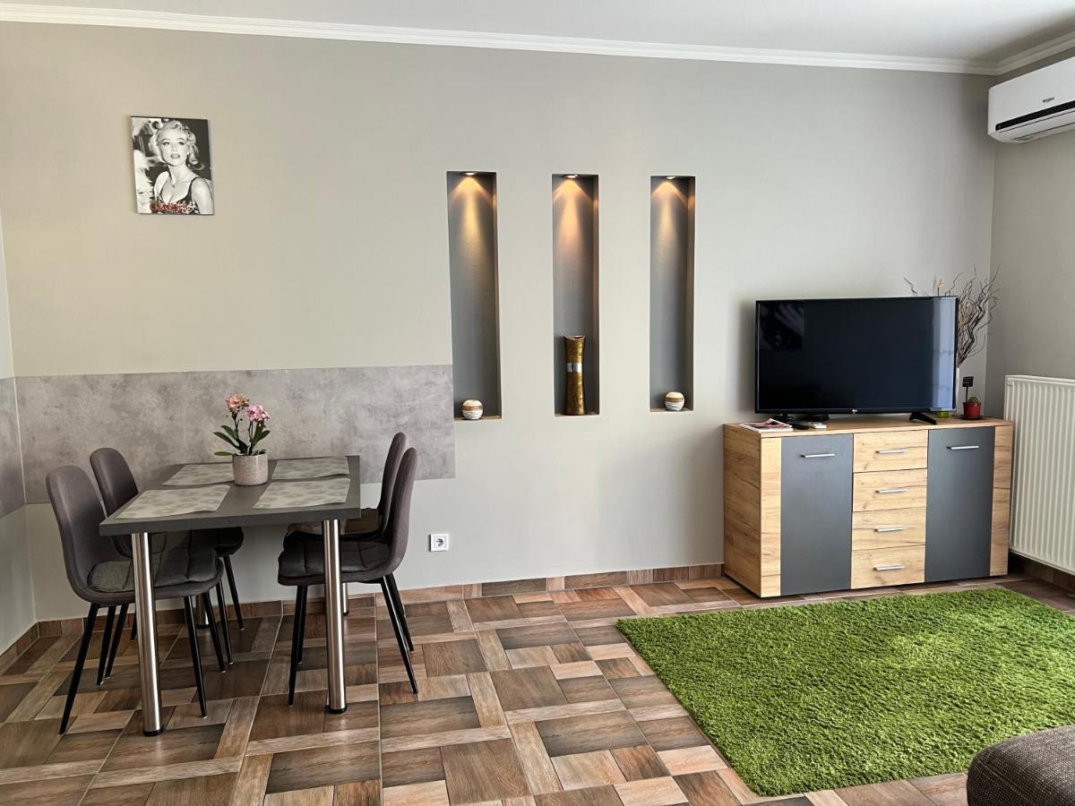 Dorina Wellness Lägenhet Siófok Exteriör bild